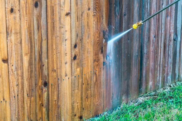 Fence Washing in Mount Juliet